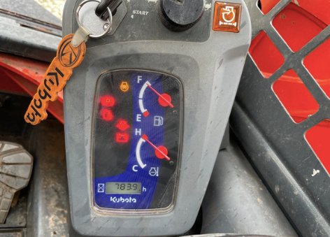 understanding warning lights on a kubota skid steer
